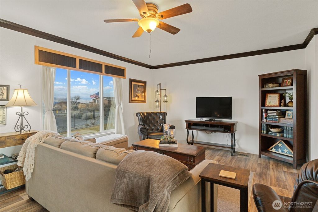 Photo of 191 Davidson Place SW, Mattawa, WA 99349 (MLS # 2471348)