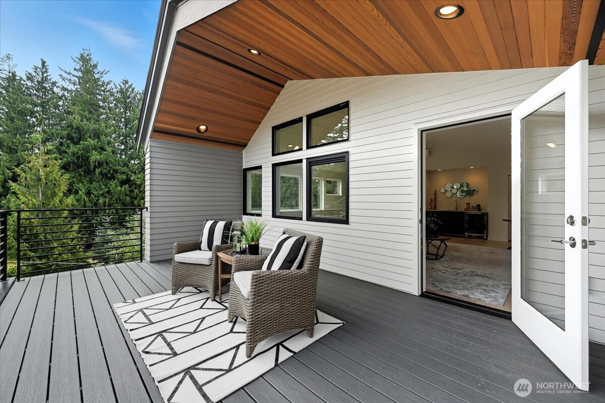 Seattle, Washington, 98125, United States, 4 Bedrooms Bedrooms, ,4 BathroomsBathrooms,Residential,Active,1943816