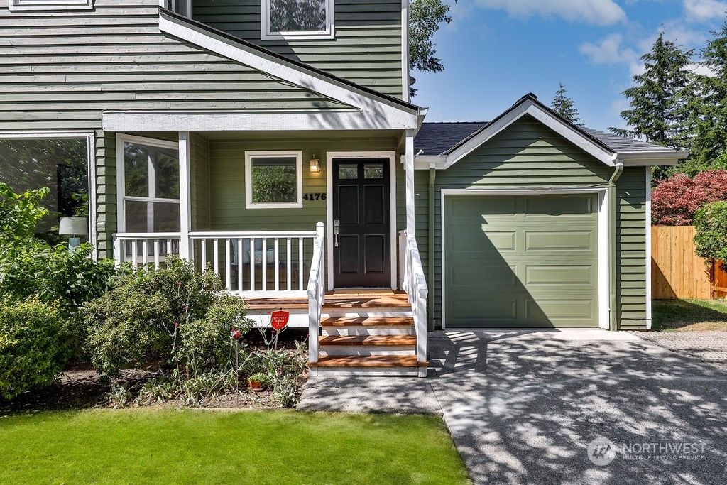 Photo of 4176 244th Place SE, Sammamish, WA 98029 (MLS # 2264441)