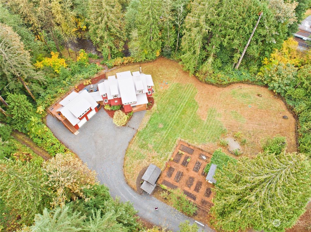 Photo of 33303 SE 124th Street, Issaquah, WA 98027 (MLS # 2011663)