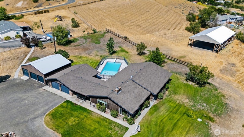 3672 N Wenas Road