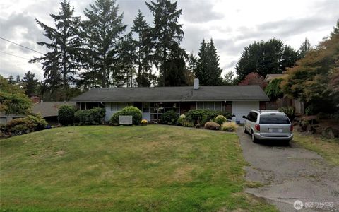 Photo of 8019 NE 27th Street, Medina, WA 98039 (MLS # 2547546)