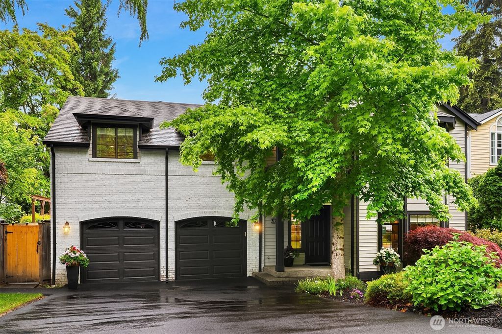 Photo of 524 7th Ave AVE, Kirkland, WA 98033 (MLS # 2527597)