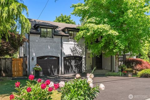 Photo of 524 7th Ave AVE, Kirkland, WA 98033 (MLS # 2527597)