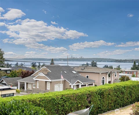 Photo of 122 8th Avenue, Kirkland, WA 98033 (MLS # 2530112)