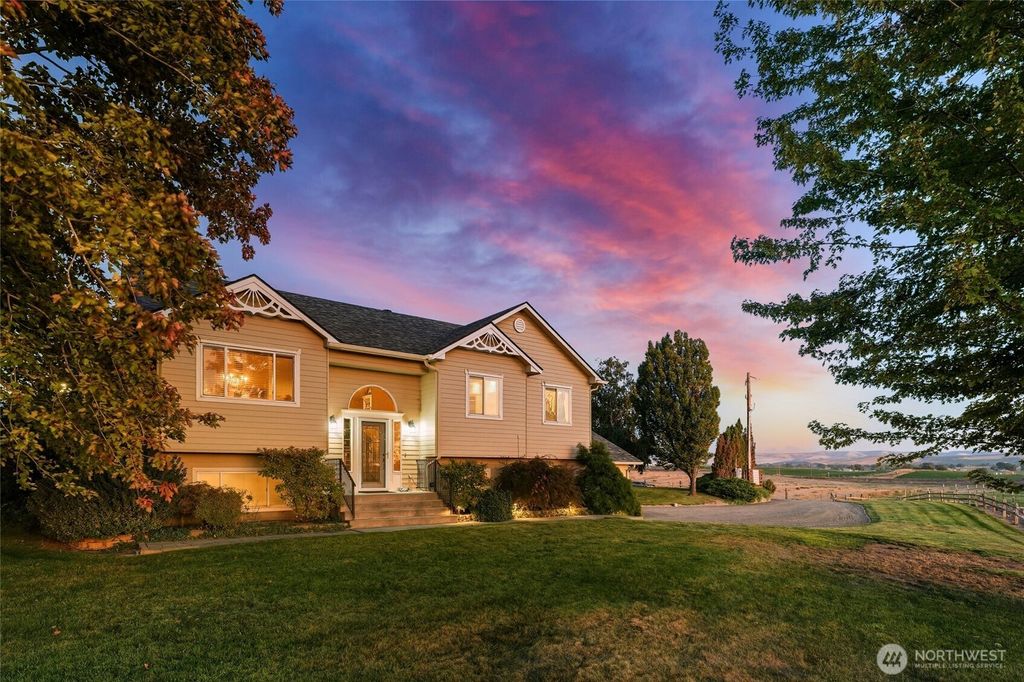 Photo of 288 Meadowlark Lane, Touchet, WA 99324 (MLS # 2442377)