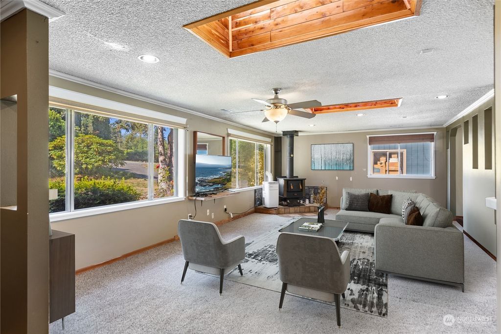 Photo of 17419 100th Street SE, Snohomish, WA 98290 (MLS # 2146785)