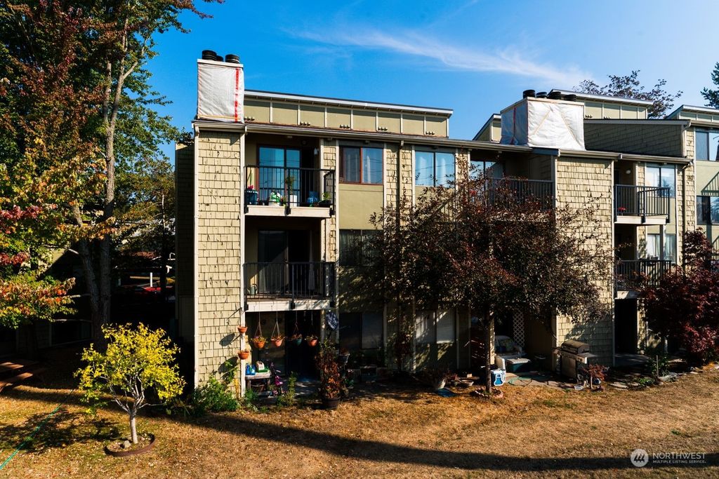 Photo of 2020 Grant Avenue S #M205, Renton, WA 98055 (MLS # 2009040)