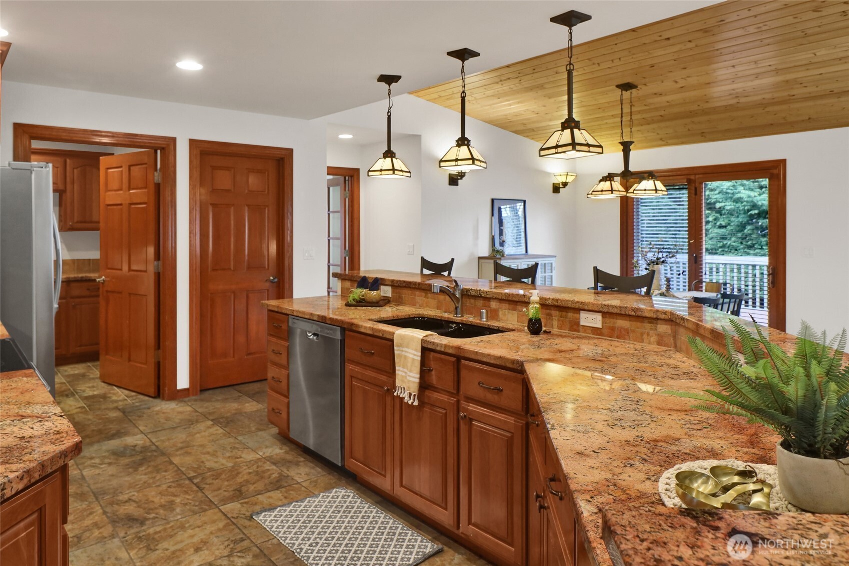 2511 Crescent Street