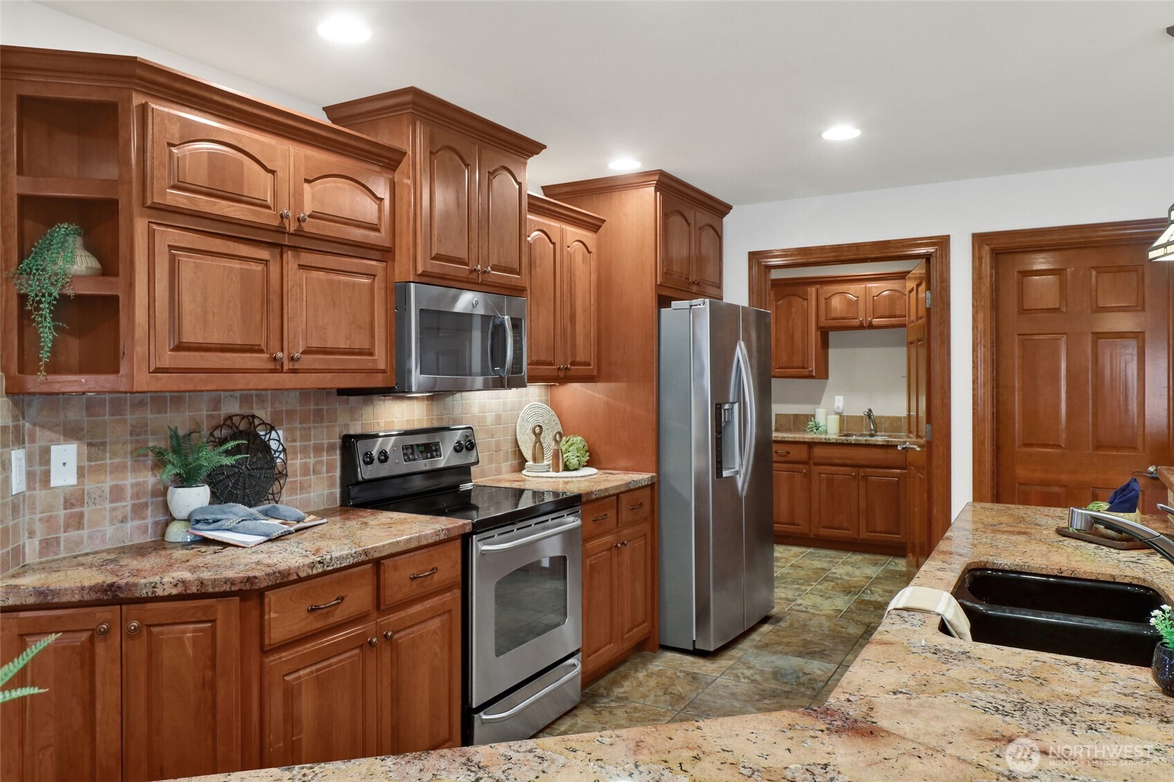 2511 Crescent Street