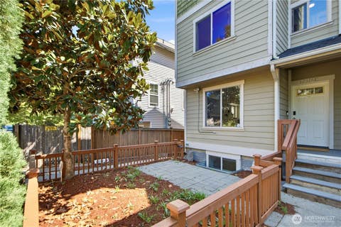 Photo of 12316 33rd Avenue NE #C, Seattle, WA 98125 (MLS # 2571055)