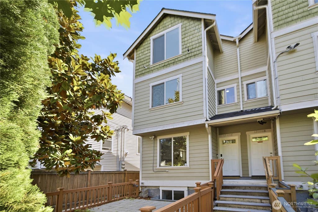 Photo of 12316 33rd Avenue NE #C, Seattle, WA 98125 (MLS # 2571055)