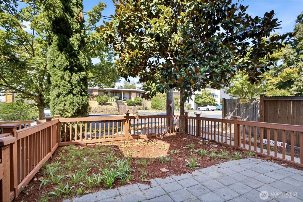 Photo of 12316 33rd Avenue NE #C, Seattle, WA 98125 (MLS # 2571055)
