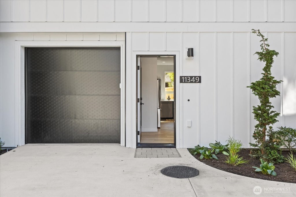 Photo of 11349 23rd Avenue NE, Seattle, WA 98125 (MLS # 2575028)