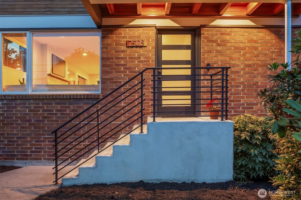 Photo of 7503 32nd Avenue NE, Seattle, WA 98115 (MLS # 2439308)