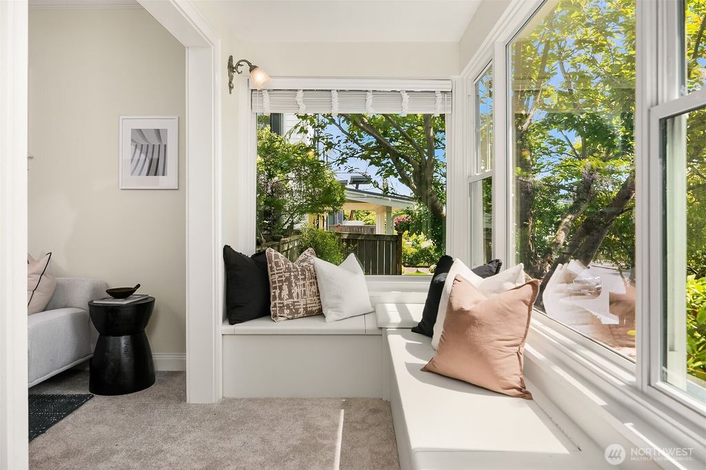 Photo of 134 6th Avenue, Kirkland, WA 98033 (MLS # 2372047)