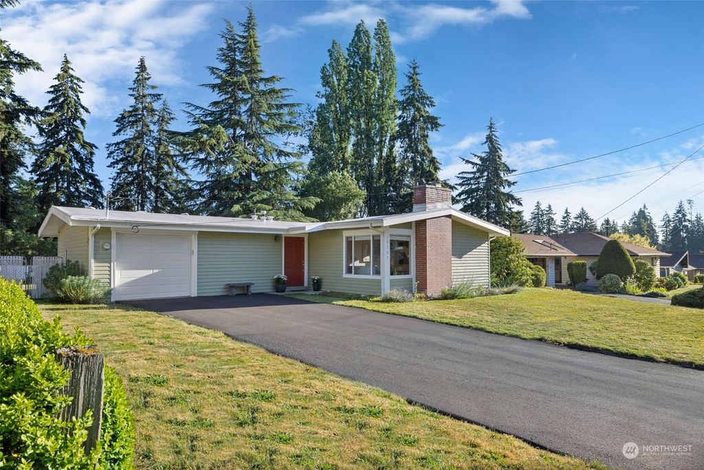 Photo of 15703 NE 1st Street, Bellevue, WA 98008 (MLS # 2261731)
