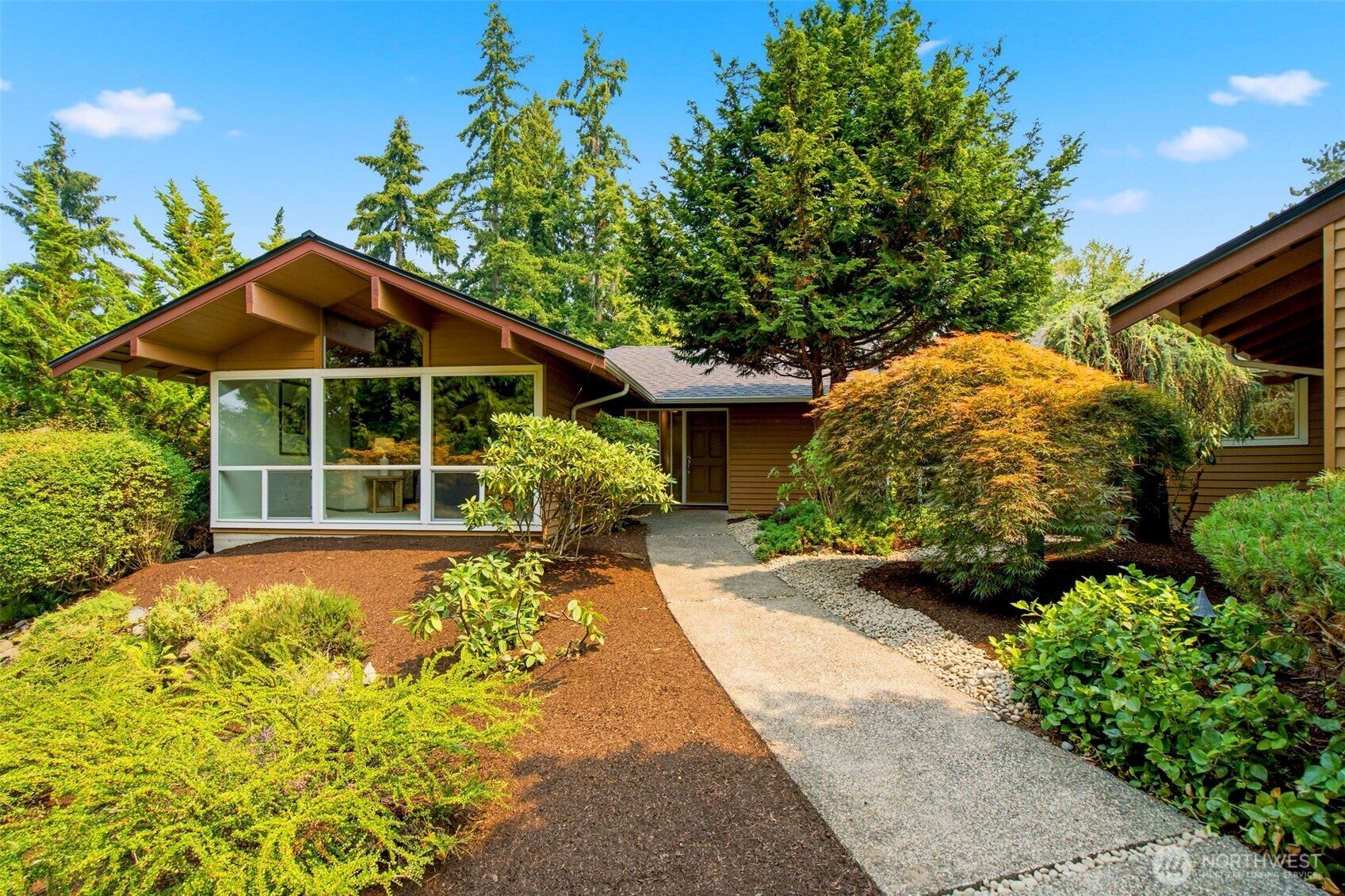 8626 NE 26th Place