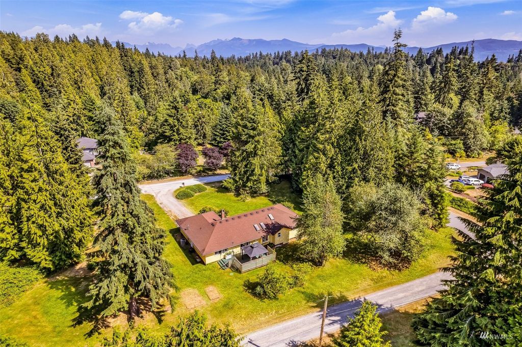 Photo of 18515 126th Street SE, Snohomish, WA 98290 (MLS # 1976464)