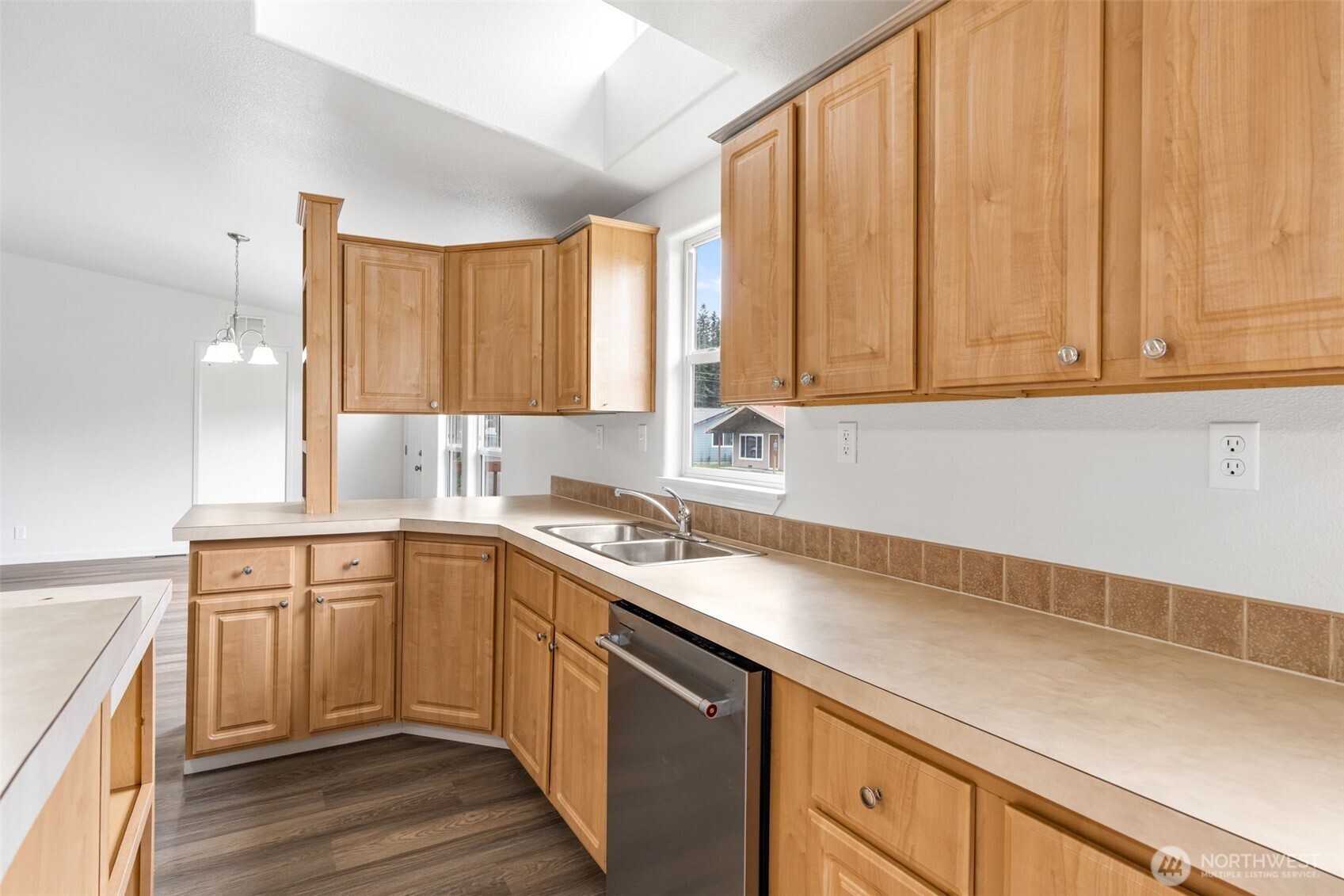 1050 Howard Street 24