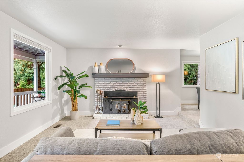 Photo of 24144 NE 6th Place, Sammamish, WA 98074 (MLS # 2164888)