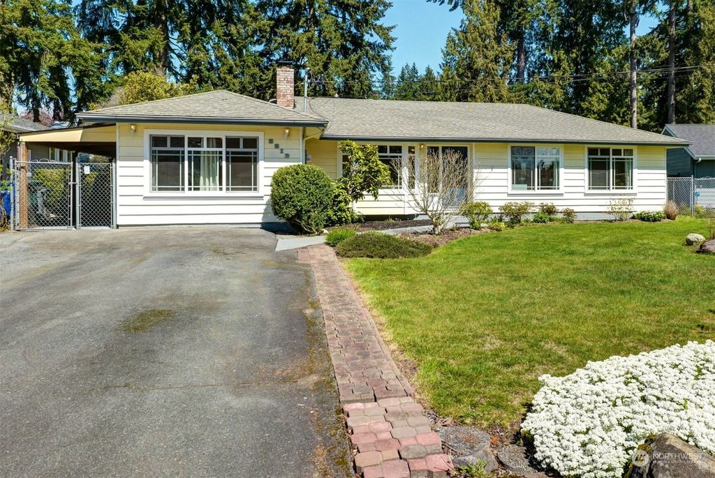 Photo of 8812 NE 189th Place, Bothell, WA 98011 (MLS # 2061200)