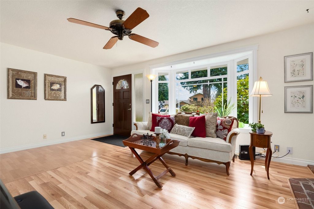 Photo of 8812 NE 189th Place, Bothell, WA 98011 (MLS # 2061200)