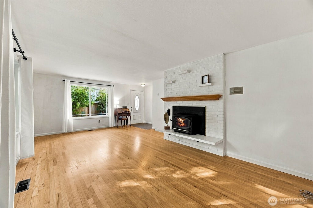 Photo of 1805 204th Place SW, Lynnwood, WA 98036 (MLS # 2588205)