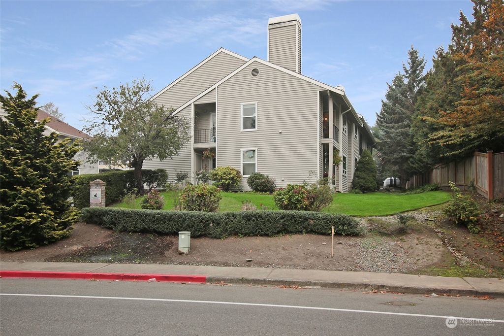 Photo of 1626 Grant Avenue S #D203, Renton, WA 98055 (MLS # 2011215)