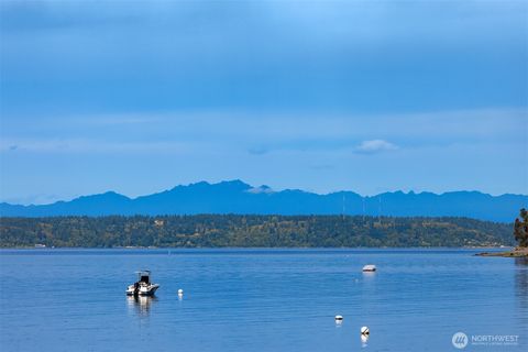 Photo of 212 S 219th Street, Normandy Park, WA 98198 (MLS # 2478421)