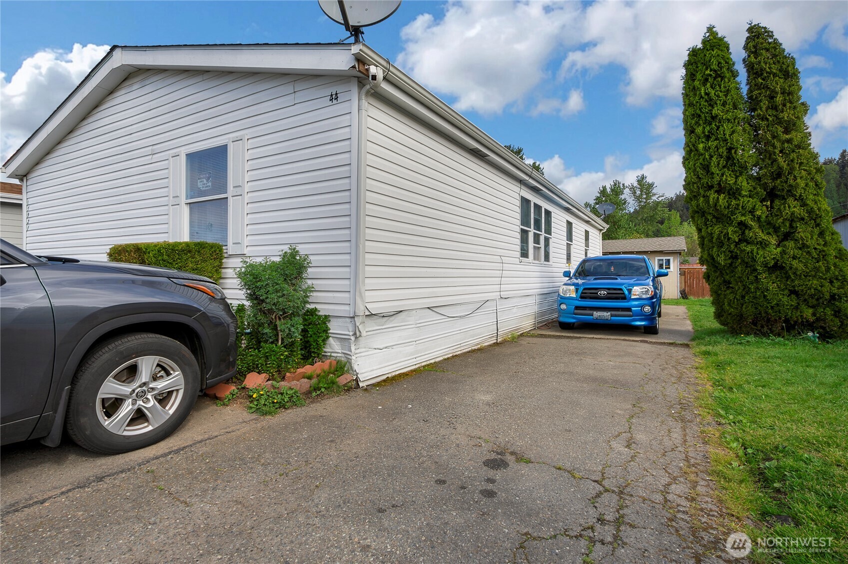 15927 55th Street E 44