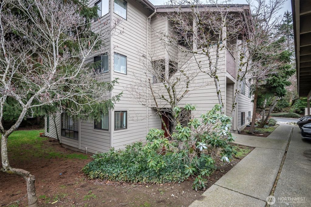 Photo of 15141 Sunwood Boulevard #EE11, Tukwila, WA 98188 (MLS # 2439845)