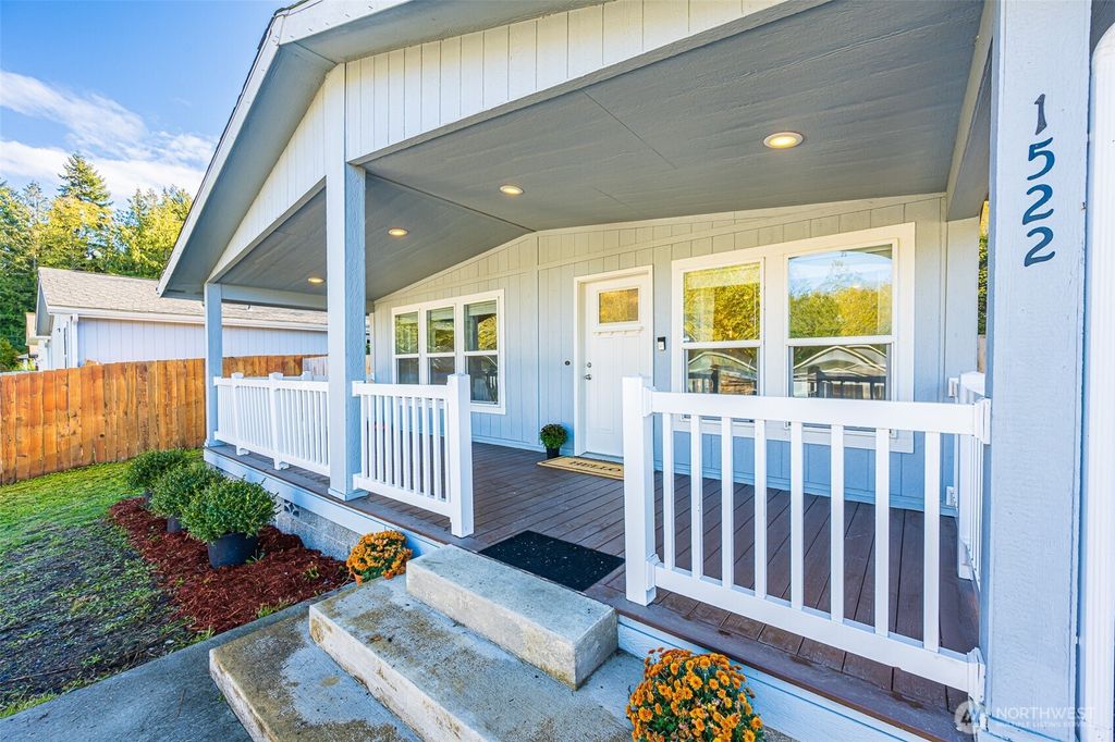 Photo of 1522 W 15th Street, Port Angeles, WA 98363 (MLS # 2449676)