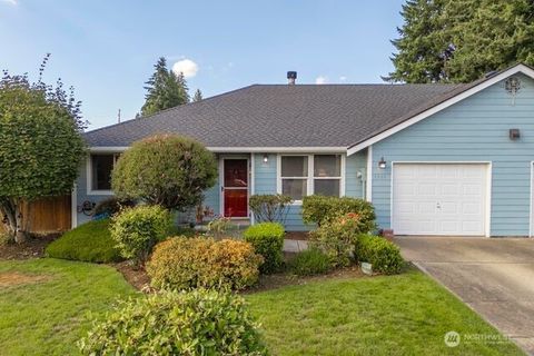 Photo of 3303 18th Street SW, Puyallup, WA 98373 (MLS # 2415021)