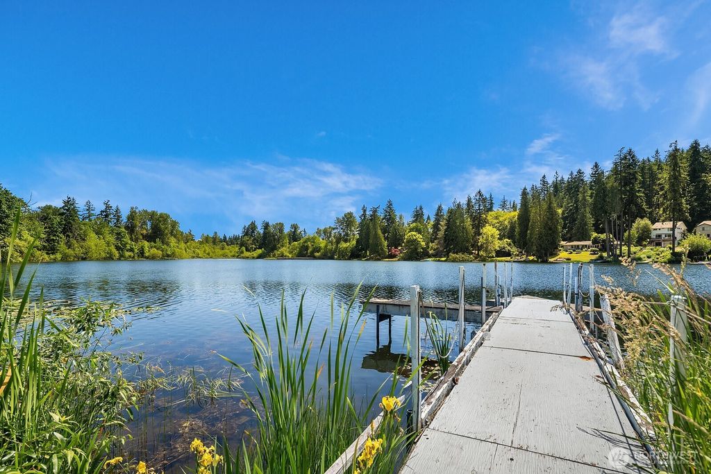 Photo of 13055 SE 76th Street, Newcastle, WA 98056 (MLS # 2389225)
