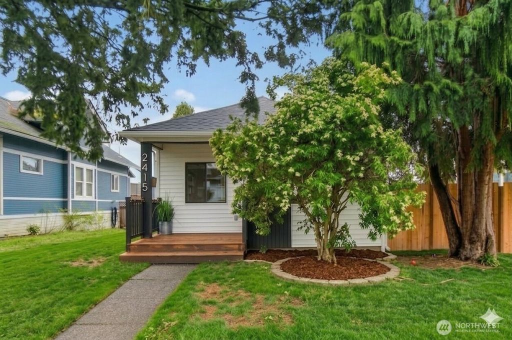 Photo of 2415 Cedar Street #A, Everett, WA 98201 (MLS # 2496123)