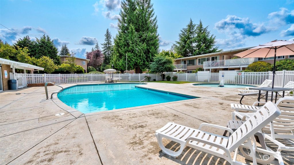 Photo of 5918 123rd Avenue SE, Bellevue, WA 98006 (MLS # 2202942)