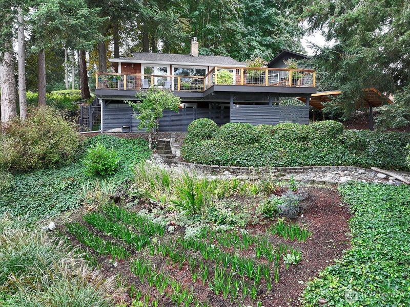 2496 Discovery Place