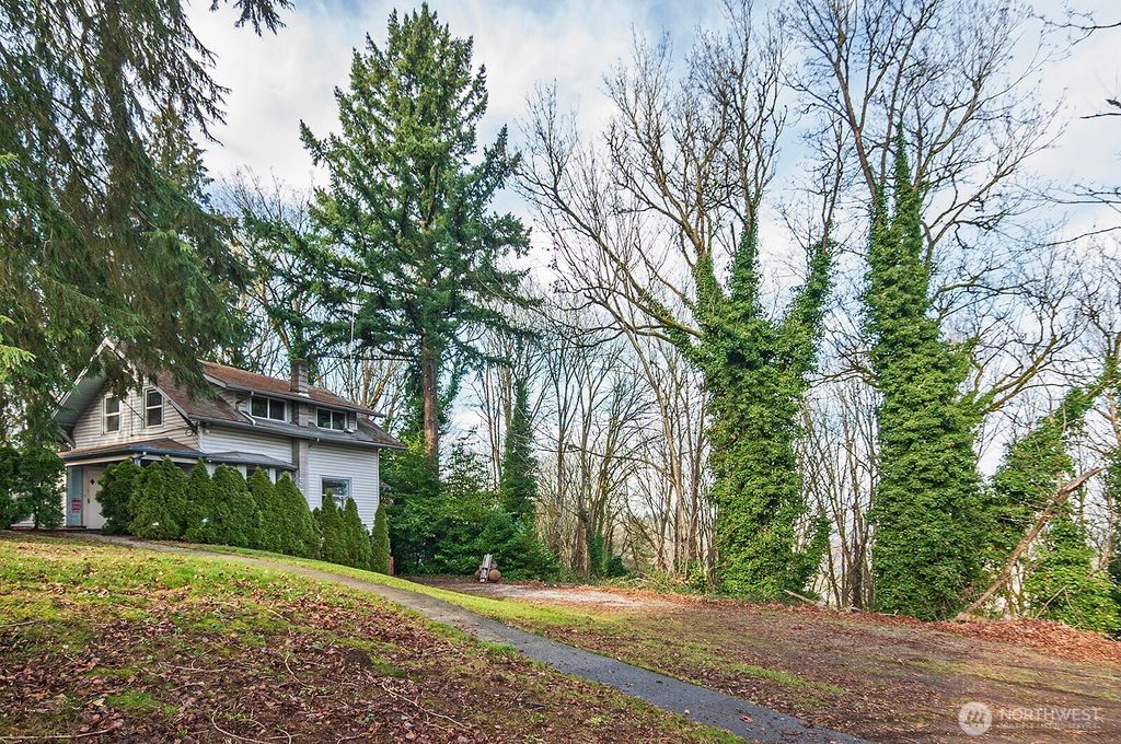 Photo of 4729 Mount View Drive S, Seattle, WA 98108 (MLS # 2463582)