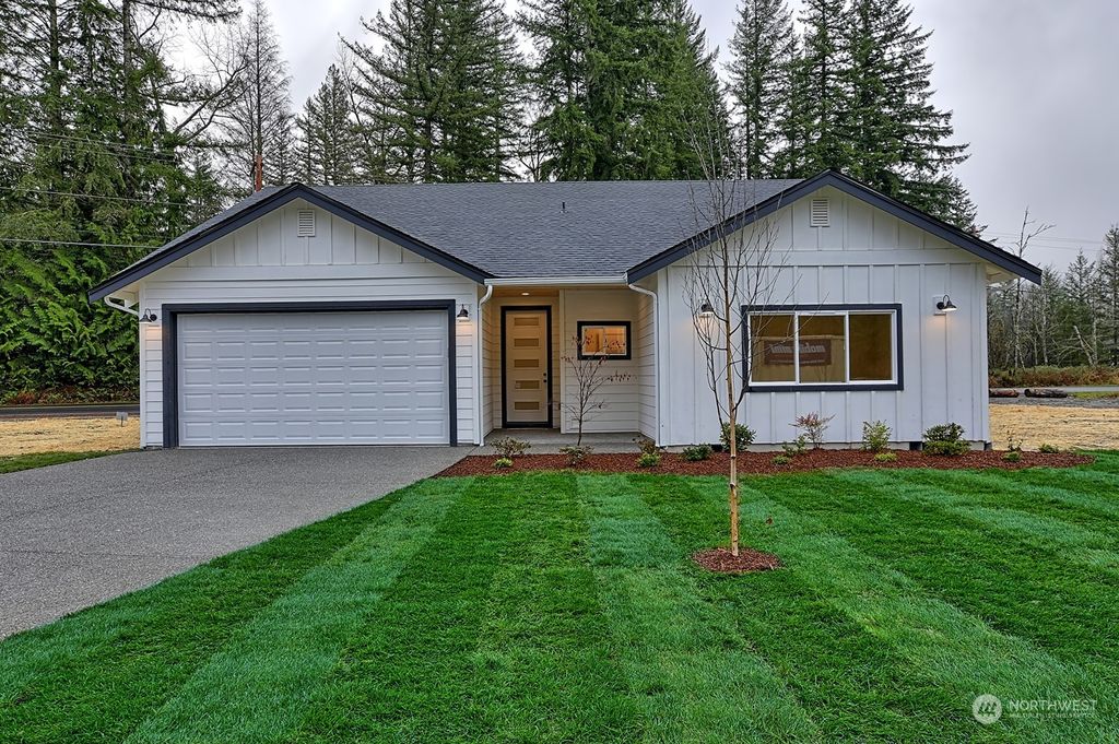 Photo of 610 Granite Place, Granite Falls, WA 98252 (MLS # 2208328)