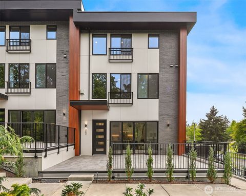 Photo of 262 118th Avenue SE, Bellevue, WA 98005 (MLS # 2447016)
