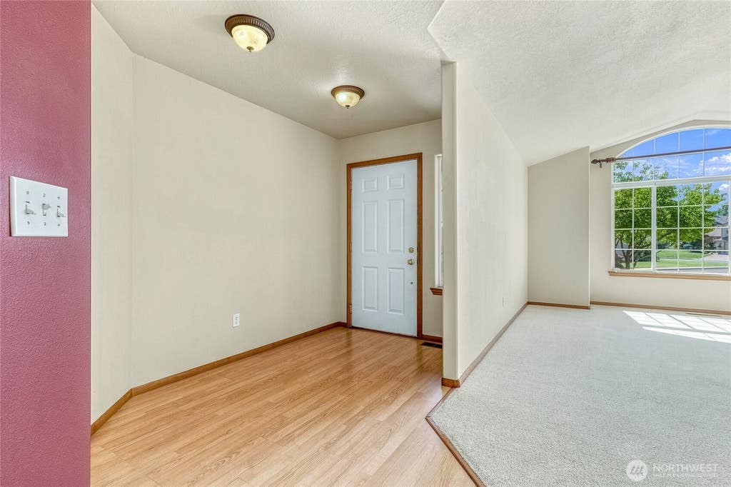 Photo of 1716 SE Grassland Court, College Place, WA 99324 (MLS # 2571488)