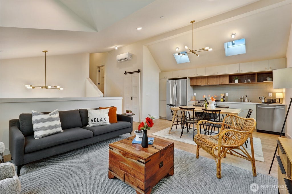 Photo of 1705 Martin Luther King Jr Way, Seattle, WA 98122 (MLS # 2589461)