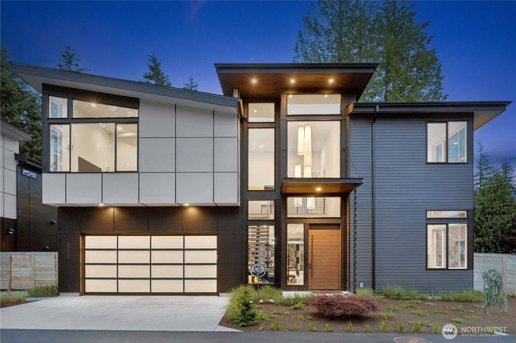 Photo of 13220 NE 70th Street, Redmond, WA 98052 (MLS # 2374425)