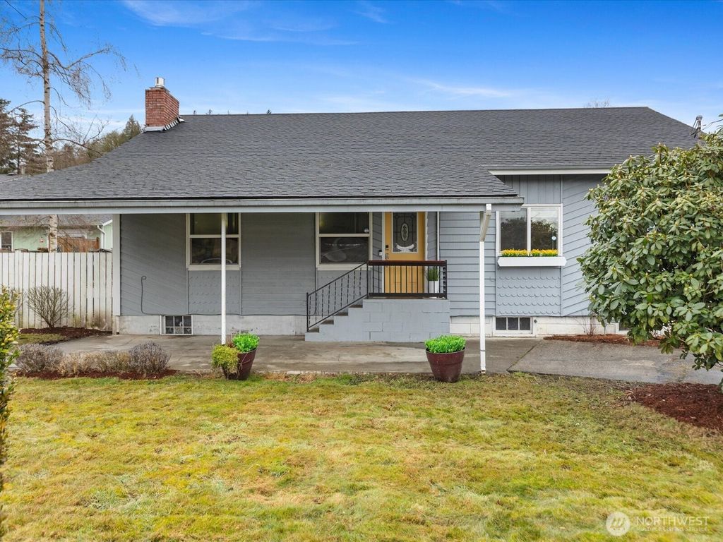 Photo of 502 8th Street, Sultan, WA 98294 (MLS # 2331067)