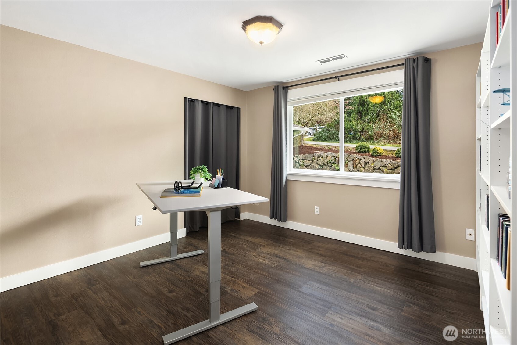 Sammamish, Washington, 98075, United States, 3 Bedrooms Bedrooms, ,2 BathroomsBathrooms,Residential,Active,2030564