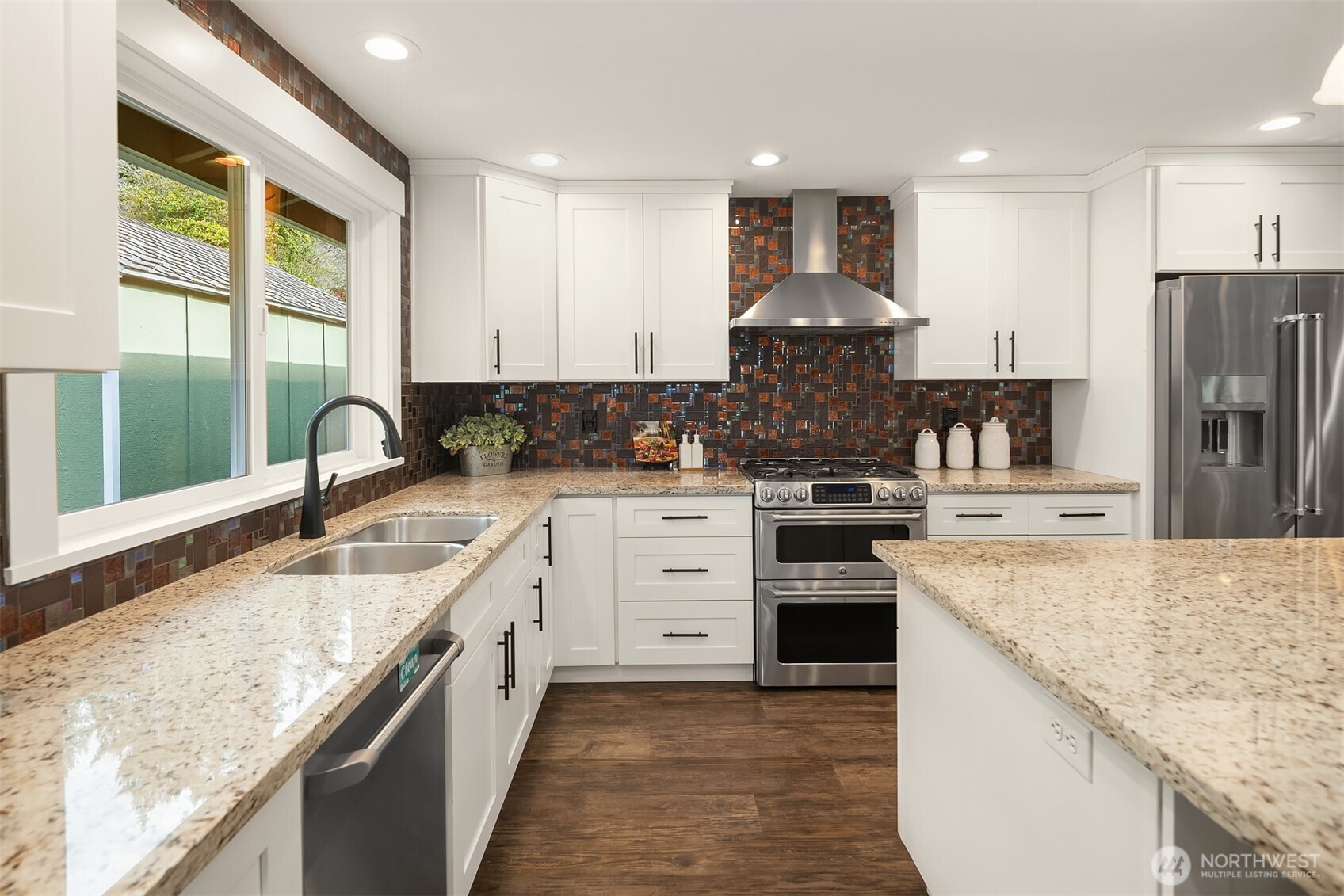 Sammamish, Washington, 98075, United States, 3 Bedrooms Bedrooms, ,2 BathroomsBathrooms,Residential,Active,2030564