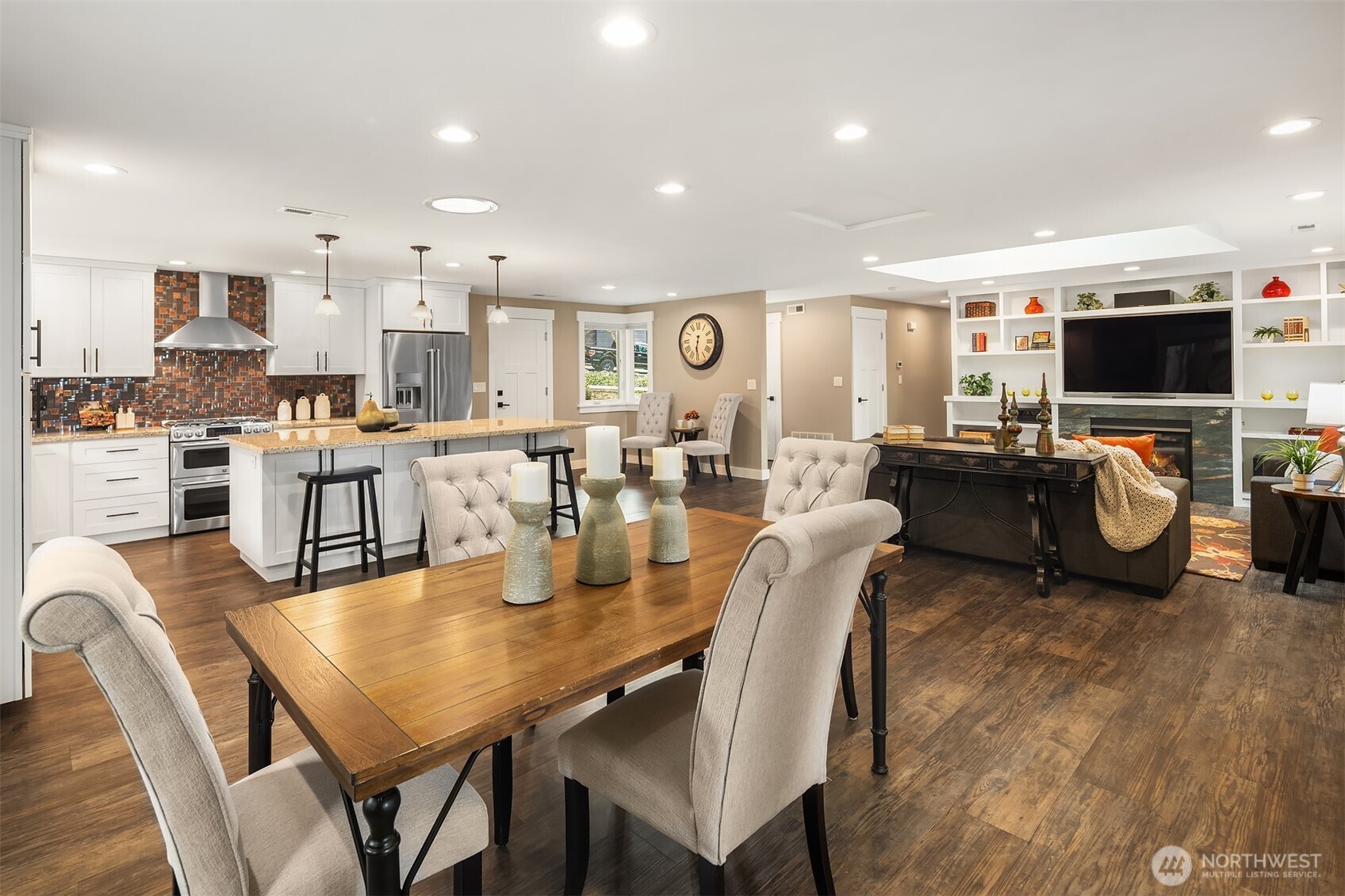 Sammamish, Washington, 98075, United States, 3 Bedrooms Bedrooms, ,2 BathroomsBathrooms,Residential,Active,2030564