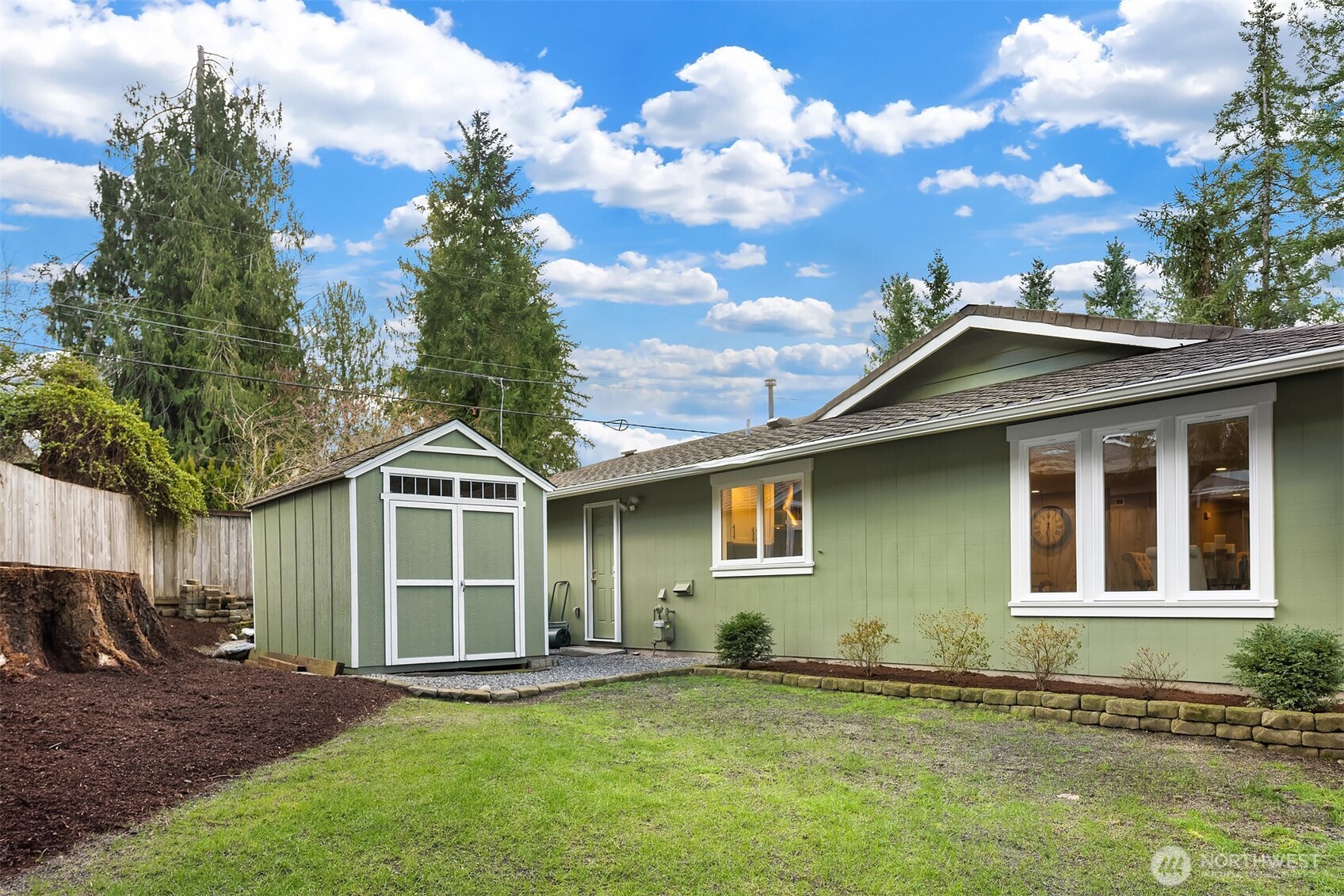Sammamish, Washington, 98075, United States, 3 Bedrooms Bedrooms, ,2 BathroomsBathrooms,Residential,Active,2030564