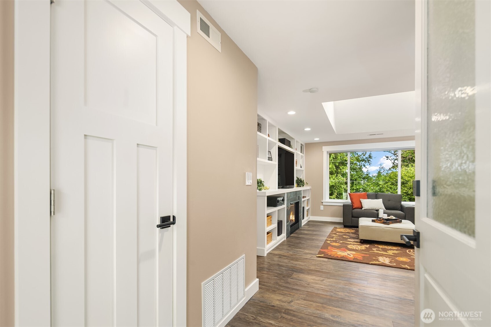 Sammamish, Washington, 98075, United States, 3 Bedrooms Bedrooms, ,2 BathroomsBathrooms,Residential,Active,2030564